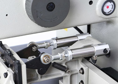 China 1200 * 1060 * 1170mm Automatische Industriële Naaimachine Regelbaar voor Winkel leverancier