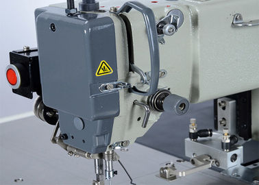 Snelheid van de het Borduurwerkmachine 2500rpm van de Presservoet de Programmeerbare met het Stappen Motor leverancier