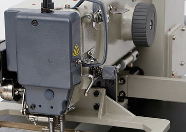 Elektrisch Geautomatiseerd Naaimachine Op zwaar werk berekend DP X 17 # 18 Naaldgrootte leverancier